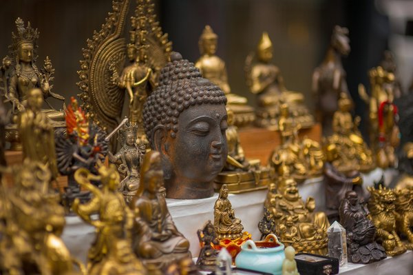 Découvrez les têtes de bouddha pour un intérieur zen et apaisant